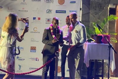 Remise du trophée Bâtisseur de l'année au maire de Mamoudzou lors des TME 2023 - Agrandir l'image 4 sur 4, fenêtre modale