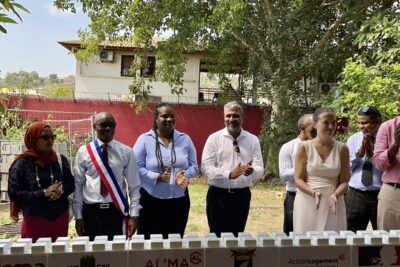 Photo des partenaires institutionnels lors du lancement du chantier de la future résidence jeunes actifs - Agrandir l'image 5 sur 5, fenêtre modale