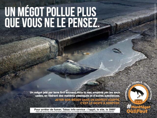 affiche de sensibilisation de lutte contre la présence de mégots dans l'espace public montrant une baleine échouée dans une flaque d'eau entourée de mégots de cigarettes - Agrandir l'image, fenêtre modale