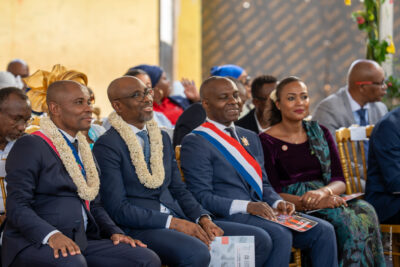 Elus officiels lors de la fête nationale - Agrandir l'image 1 sur 6, fenêtre modale